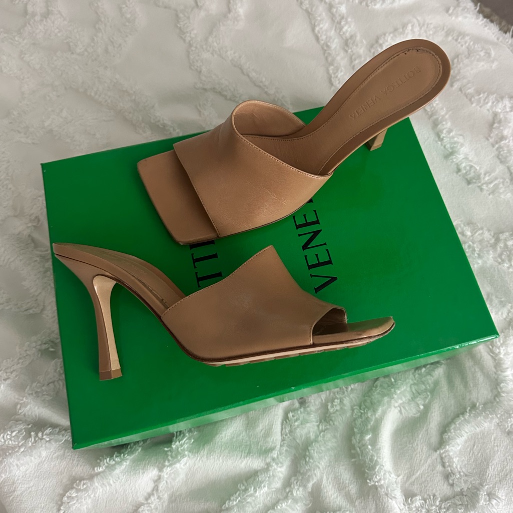 Bottega Veneta Beige Leather Heels